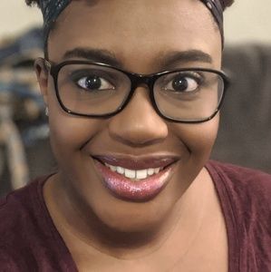 Meet your Posher, Lajoya